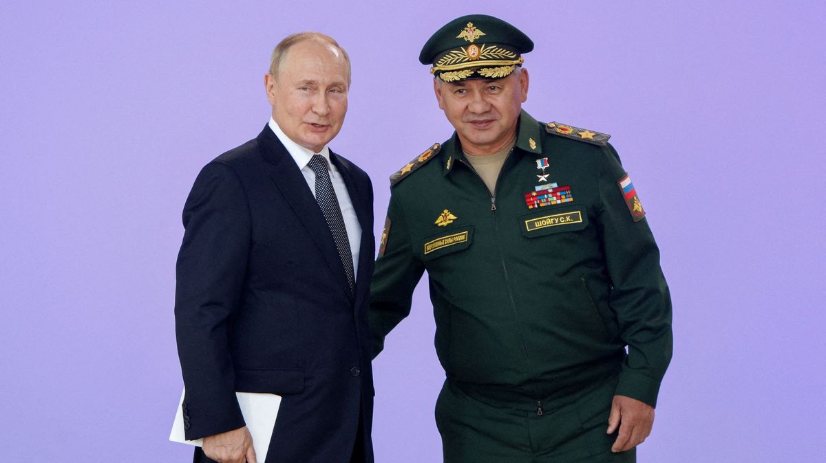 Putin obchází Šojgua, ministrovi chybí vojenské zkušenosti
